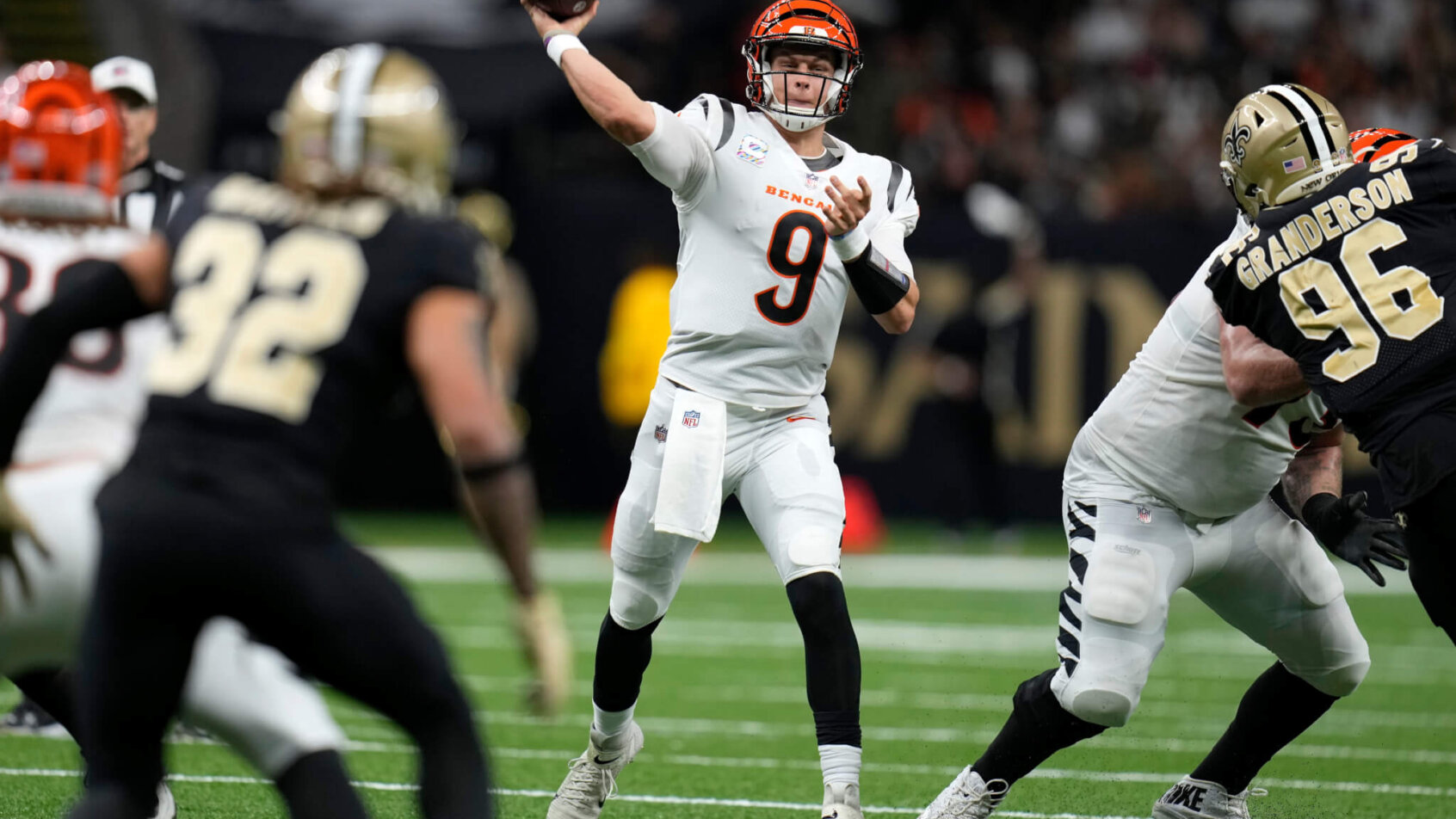 Joe Burrow (9)