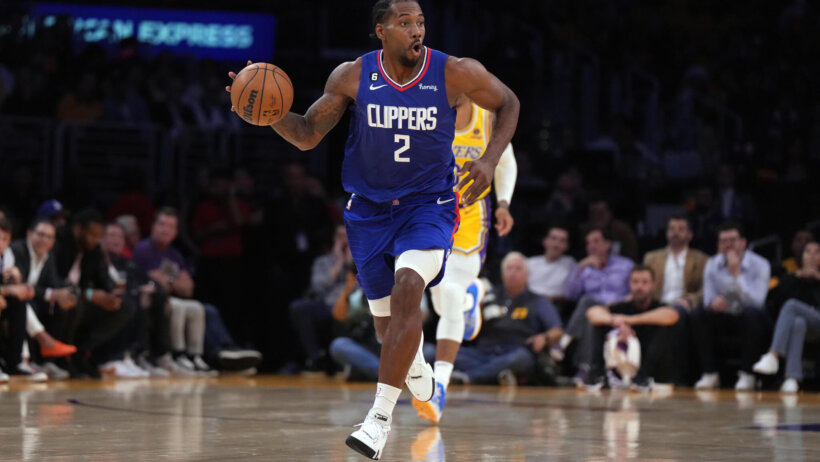 Kawhi Leonard dribbling