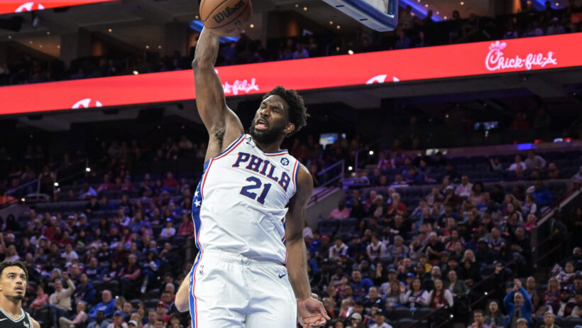 Joel Embiid dunk versus Spurs