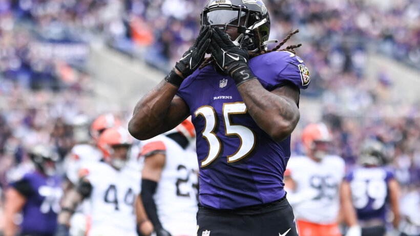 Baltimore Ravens Gus Edwards celebrating touchdown