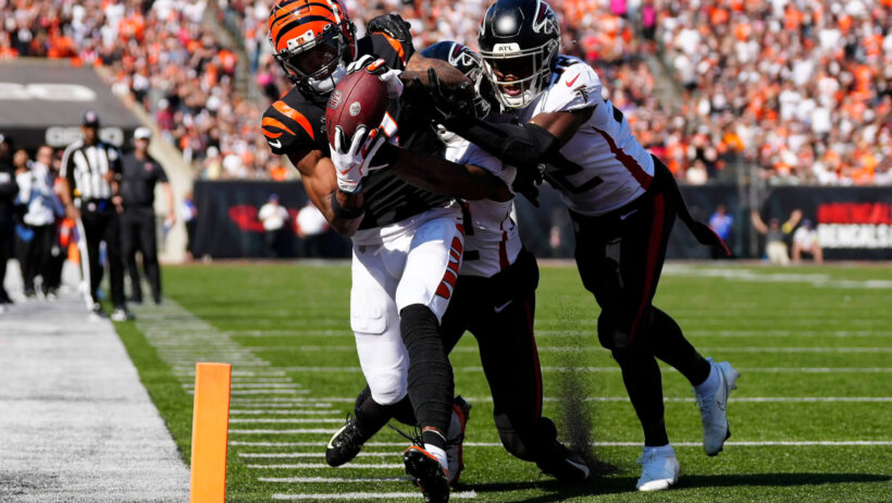 Ja'Marr Chase reaches for endzone