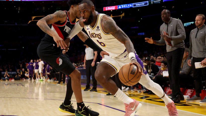 LeBron James driving baseline