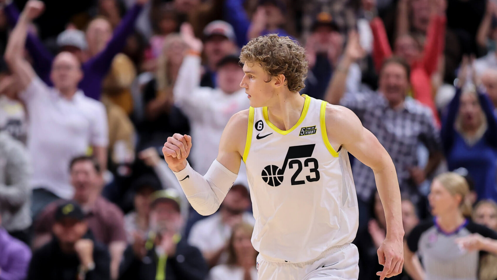 Lauri Markkanen fist pump
