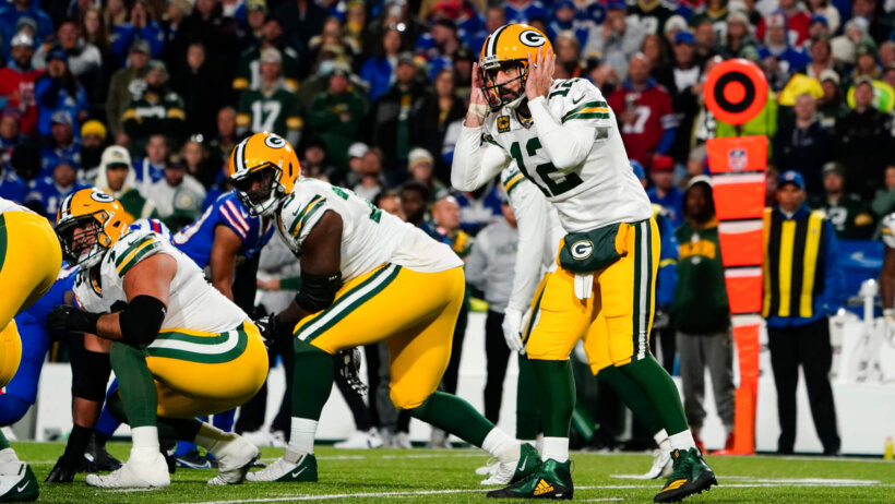 Aaron Rodgers calling play at the line