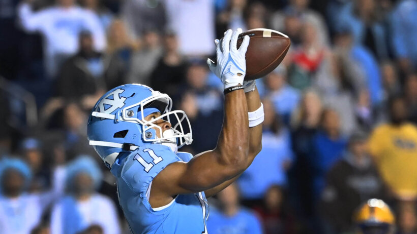 North Carolina Tar Heels wide receiver Josh Downs catches a touchdown