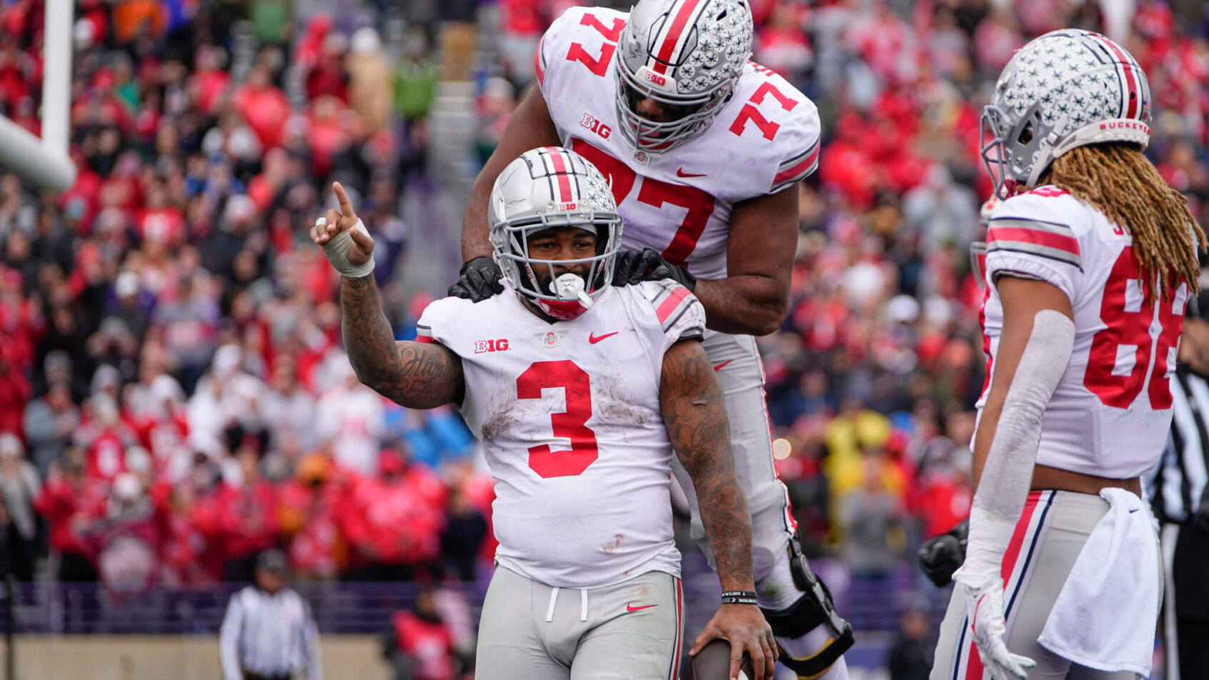 Ohio State Buckeyes running back Miyan Williams celebrates scoring a touchdown