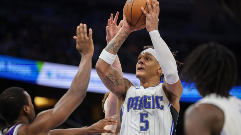 Paolo Banchero skies for a jumper