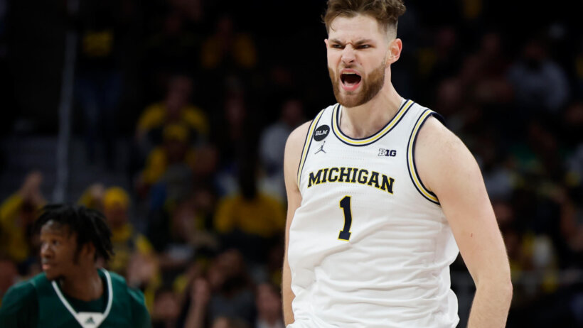 Michigan Wolverines center Hunter Dickinson yelling