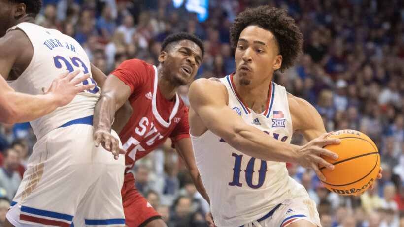 Jalen Wilson drives to the hoop