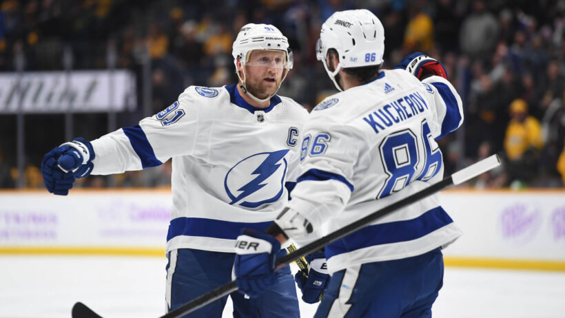 Steven Stamkos celebrates with Nikita Kucherov