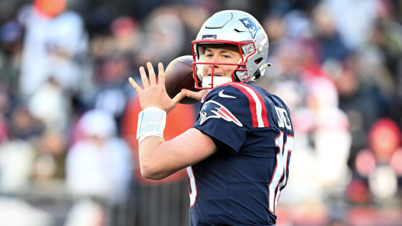 Patriots quarterback Mac Jones