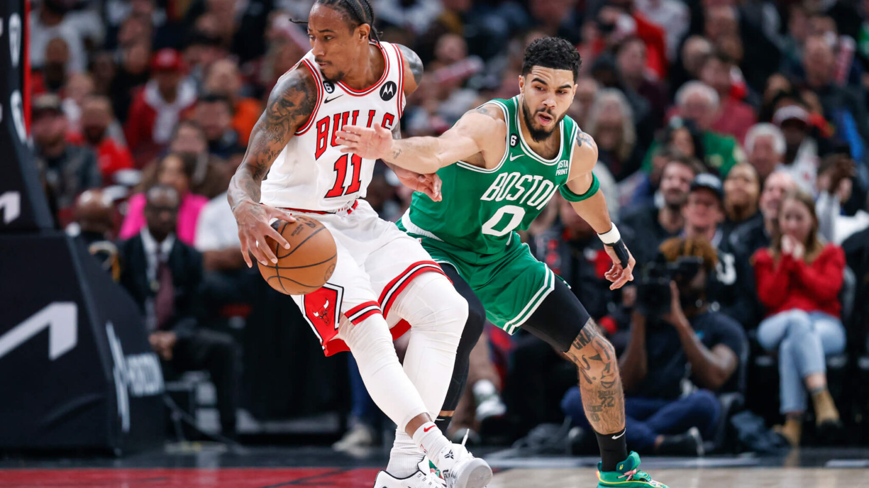 DeMar DeRozan spins off of Jayson Tatum