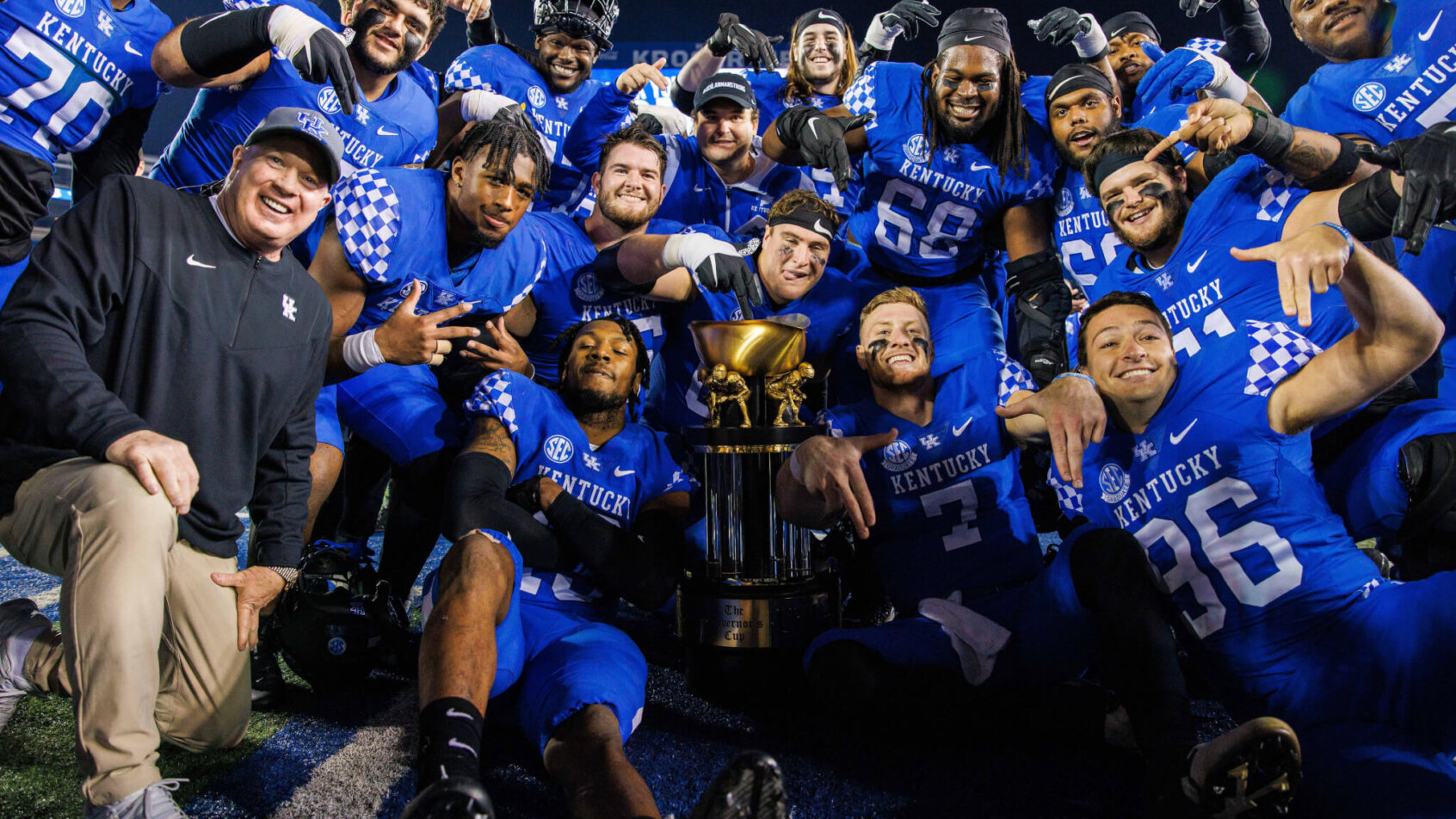 2022 Music City Bowl Odds & Picks - Iowa vs Kentucky Prediction