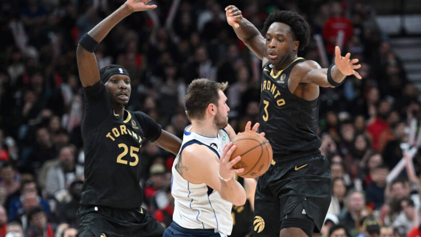 Chris Boucher and OG Anunoby trap Luka Doncic
