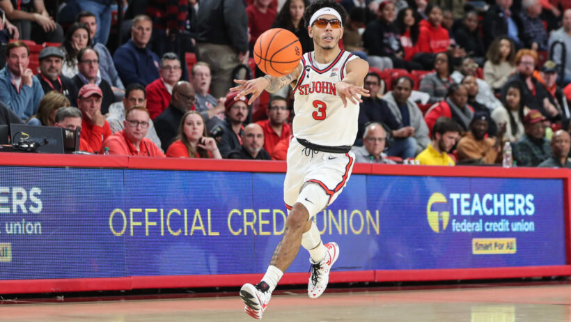 St. John's Red Storm guard Andre Curbelo making a pass