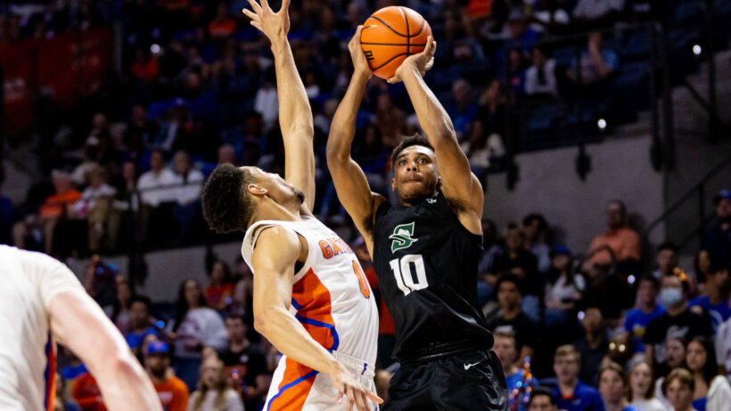 Stetson Hatters guard Cyncier Harrison shooting a jumper