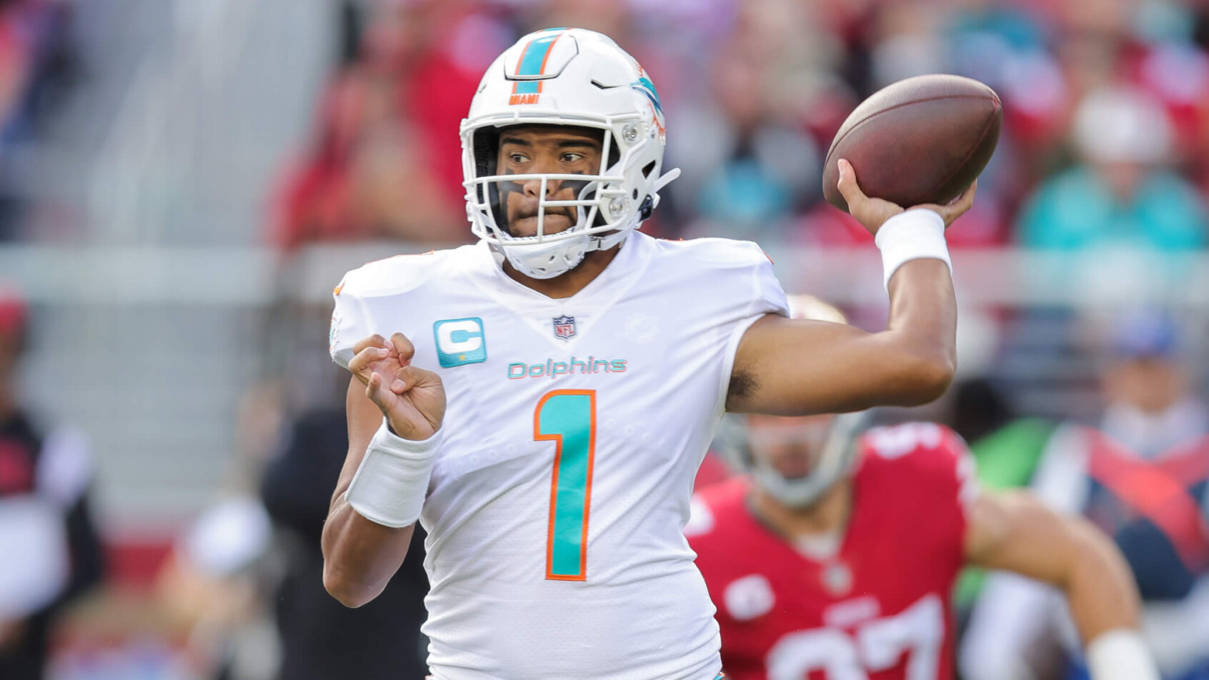Tua Tagovailoa throws a pass