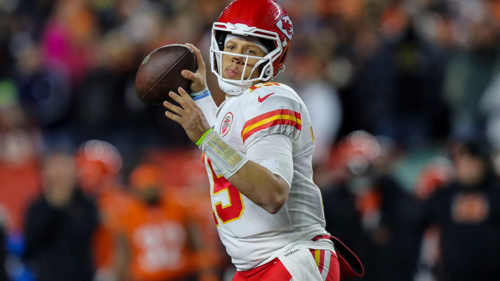 Patrick Mahomes uncorks a throw