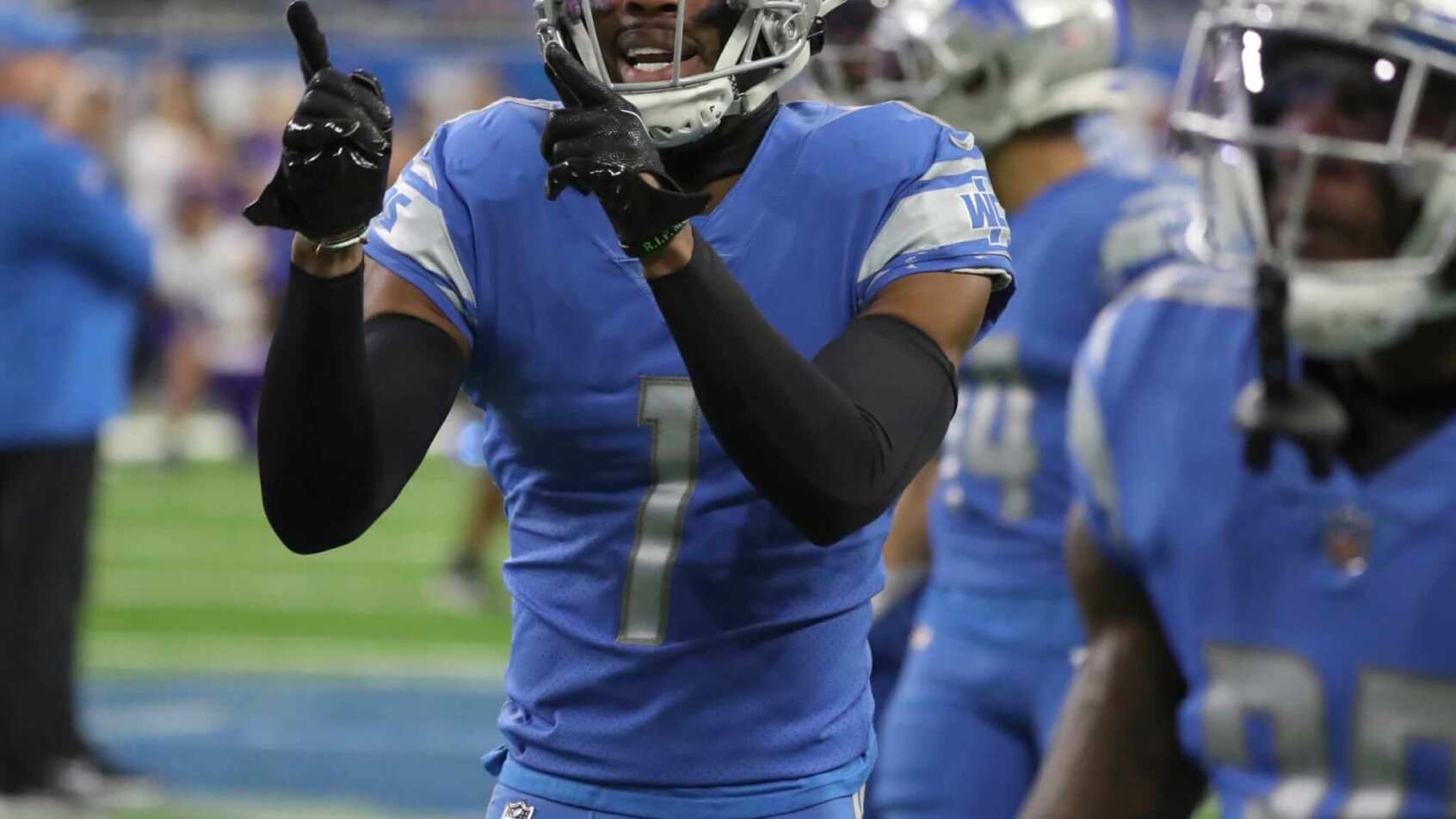 Detroit Lions CB Jeff Okudah celebrates
