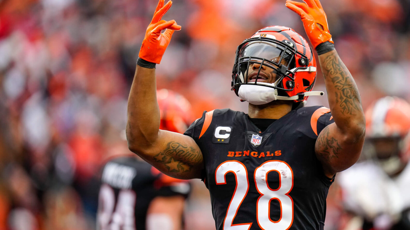 Joe Mixon acknowledges the crowd after a big play