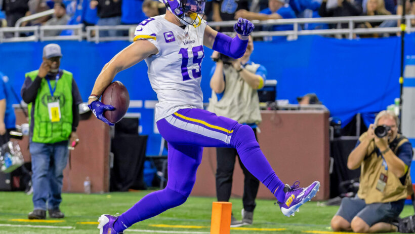 Adam Thielen scoring TD