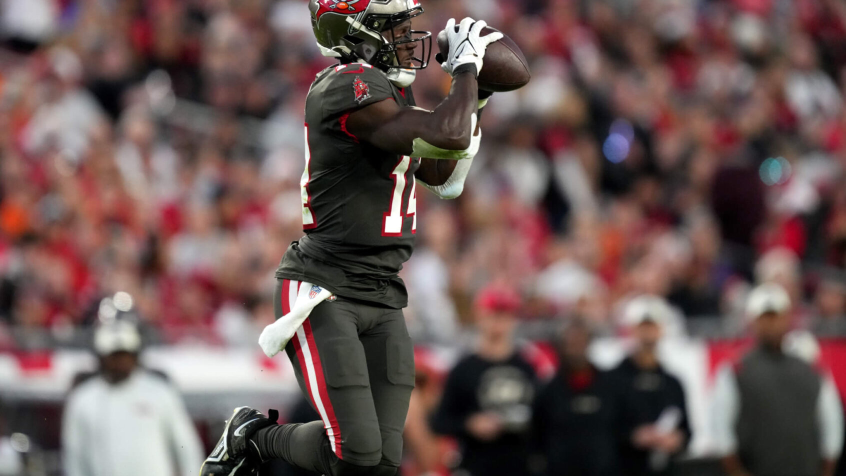 Tampa Bay Buccaneers wide receiver Chris Godwin catching a pass