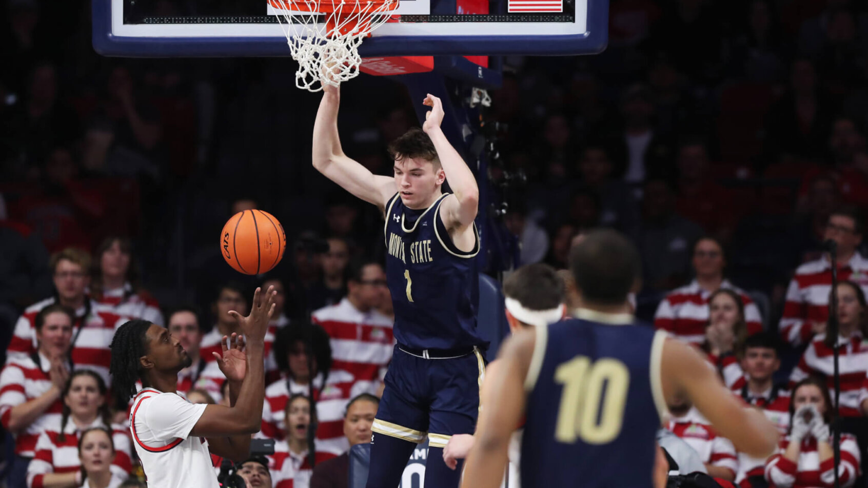 Montana State's Patrick McMahon dunks
