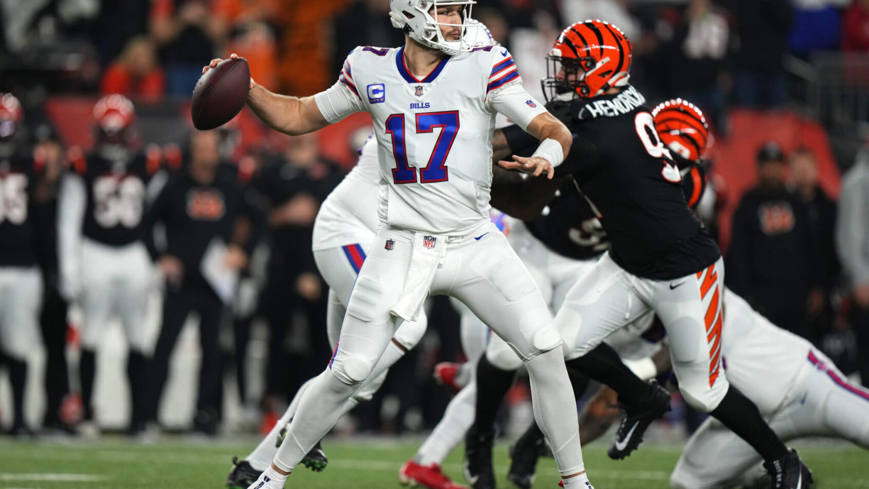 Josh Allen looking to pass - Bengals vs Bills