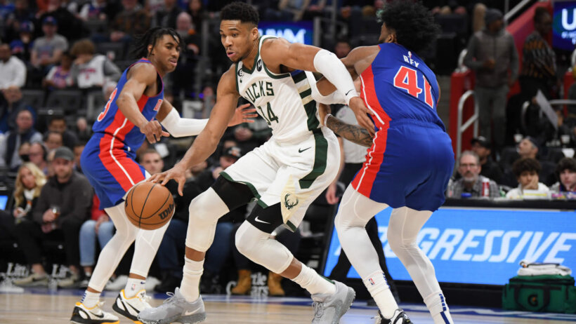 Giannis Antetokounmpo drives on the Pistons