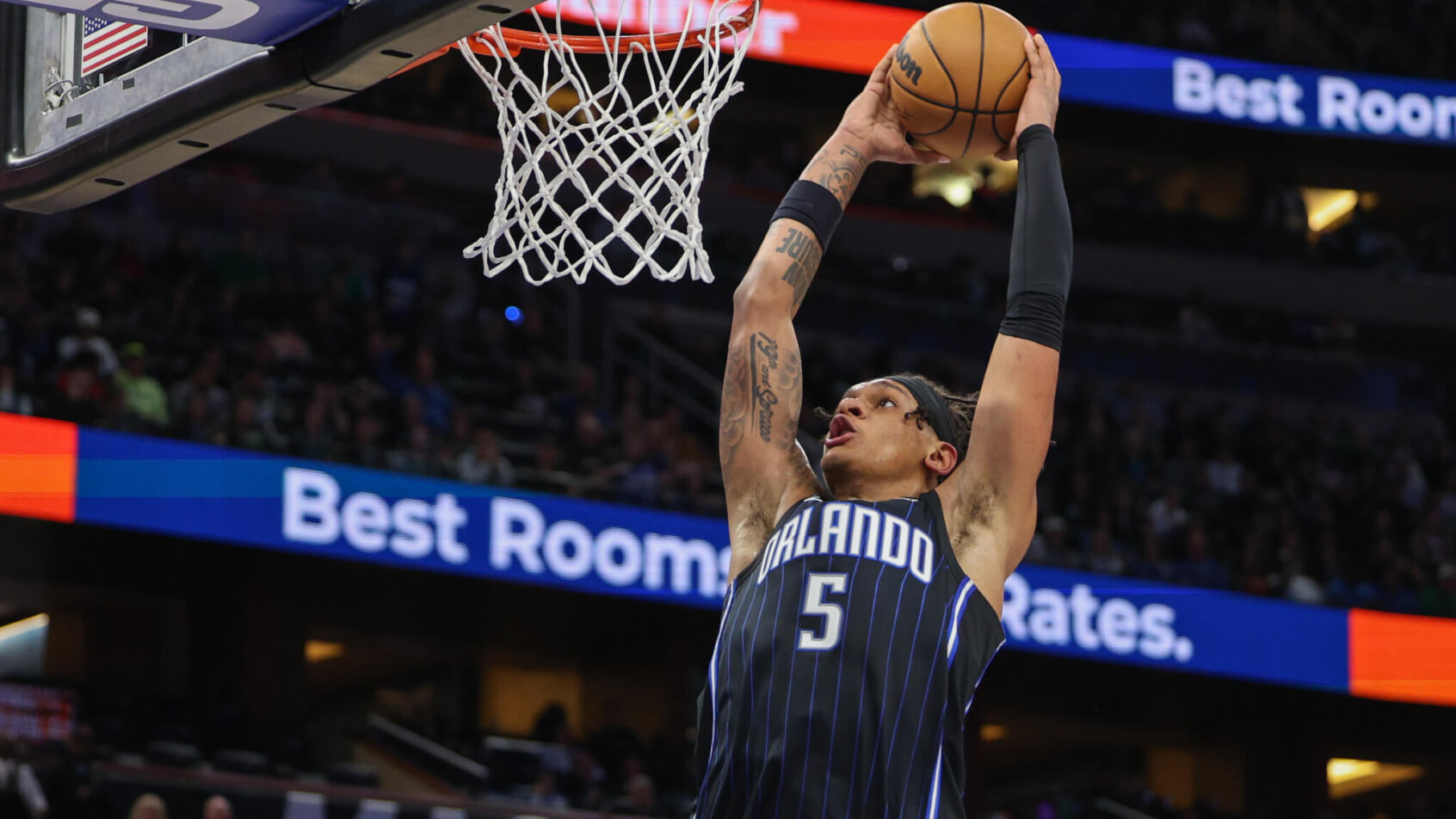 Paolo Banchero soars for a dunk