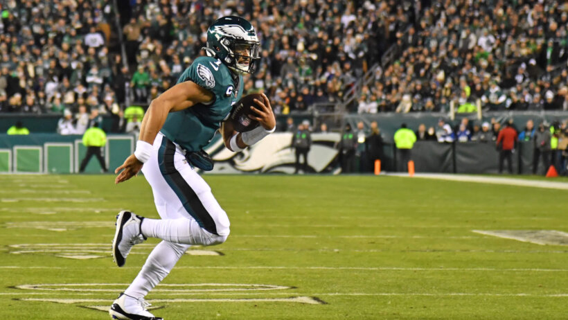 Philadelphia Eagles quarterback Jalen Hurts runs for a touchdown