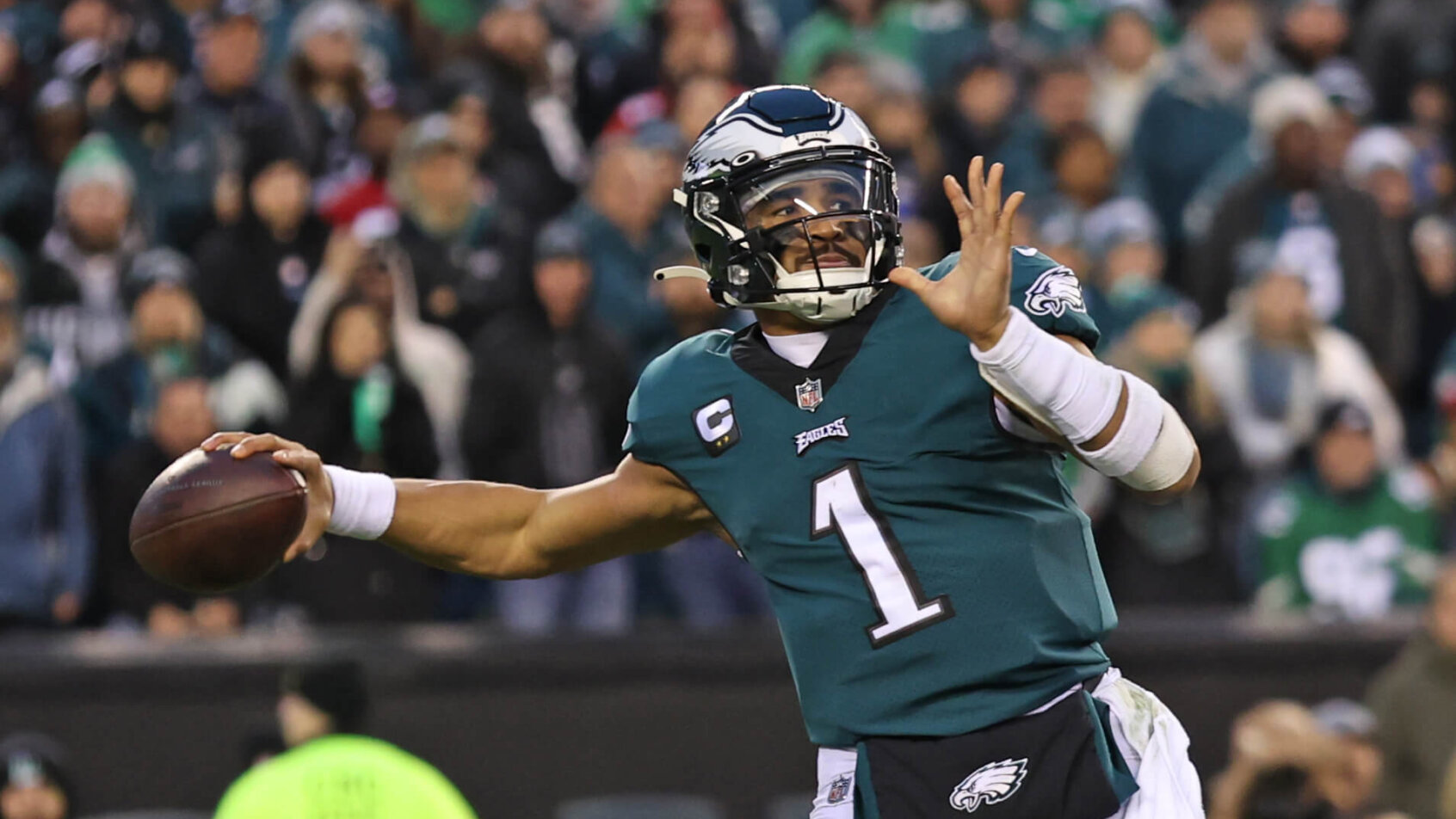 Jalen Hurts looking to pass for the Eagles