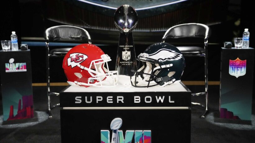 Kansas City Chiefs red helmet Philadelphia Eagles green helmet Vince Lombardi Trophy