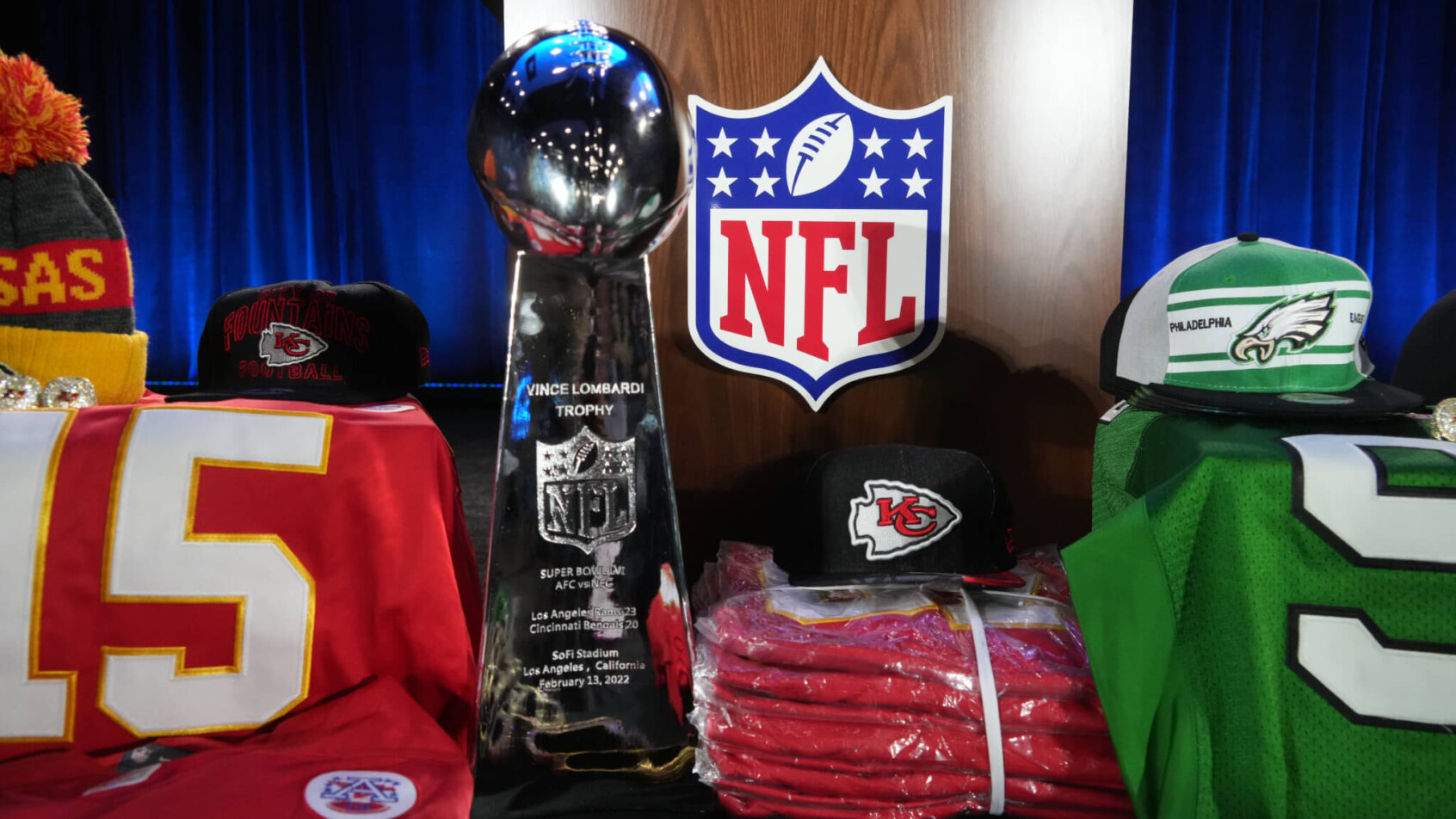 NFL Super Bowl Vince Lombardi Trophy Chiefs Eagles Jerseys Hats