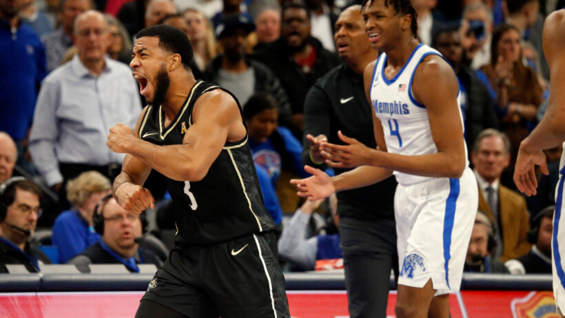 UCF Knights guard Darius Johnson celebrating