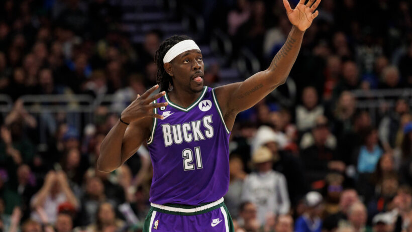 Jrue Holiday celebrates a bucket