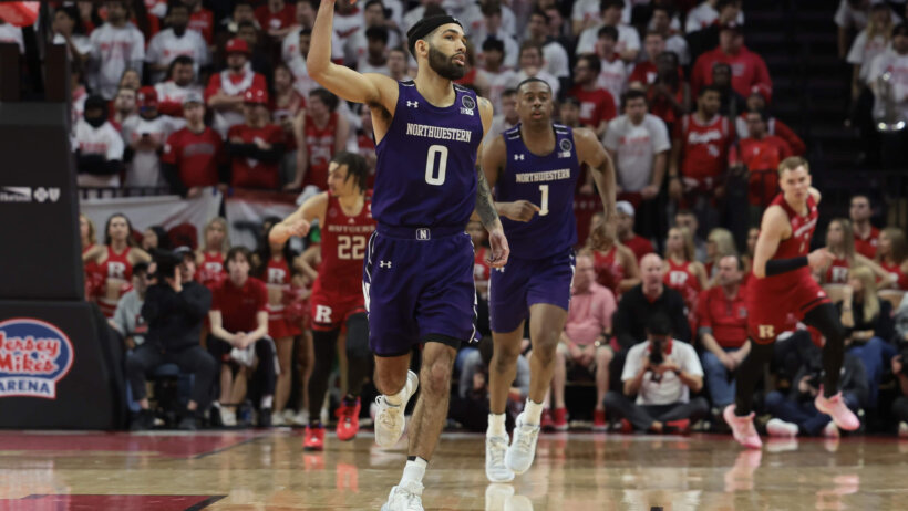 Northwestern Wildcats guard Boo Buie gesturing