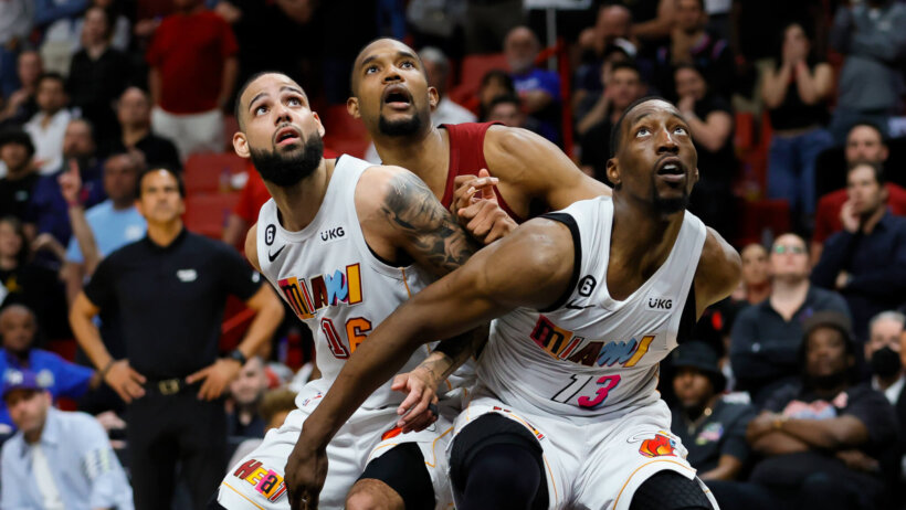 Cavaliers vs Heat NBA action