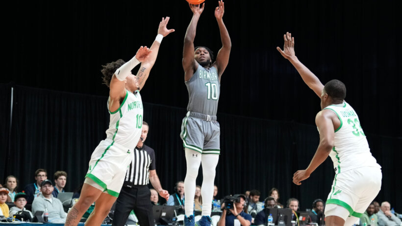 UAB Blazers guard Jordan Walker shoots a jumper