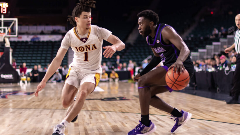 Iona Gaels guard Walter Clayton Jr. (1)