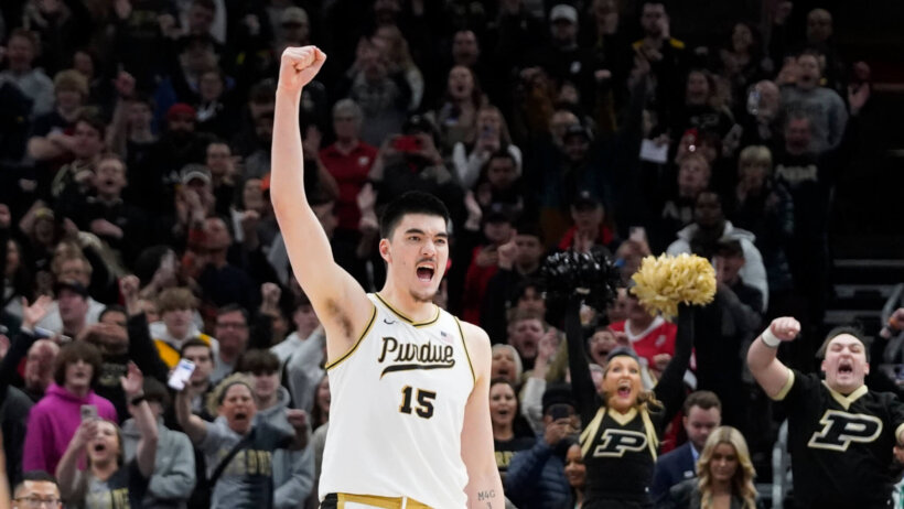 Purdue Boilermakers center Zach Edey raises his fist in celebration