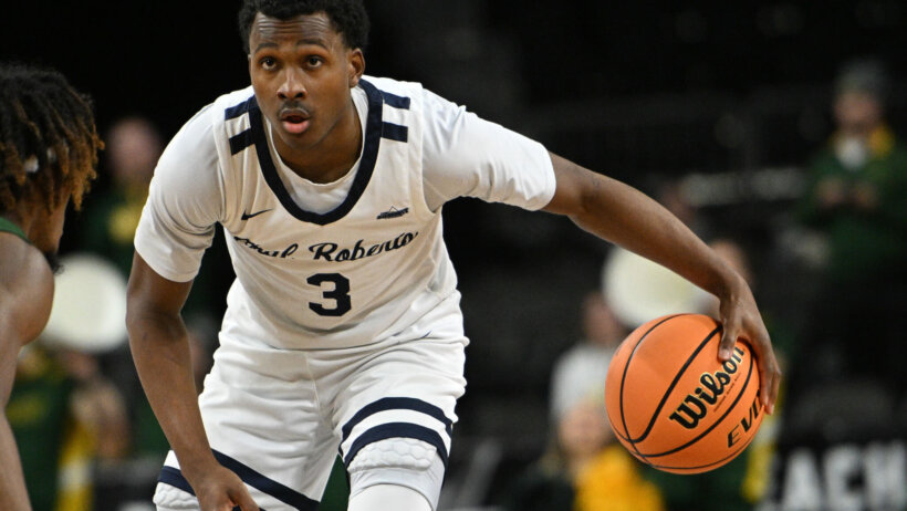 Max Abmas sets up the Oral Roberts offense