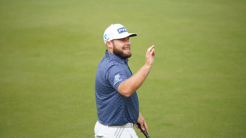 Tyrrell Hatton upset reaction to a missed putt