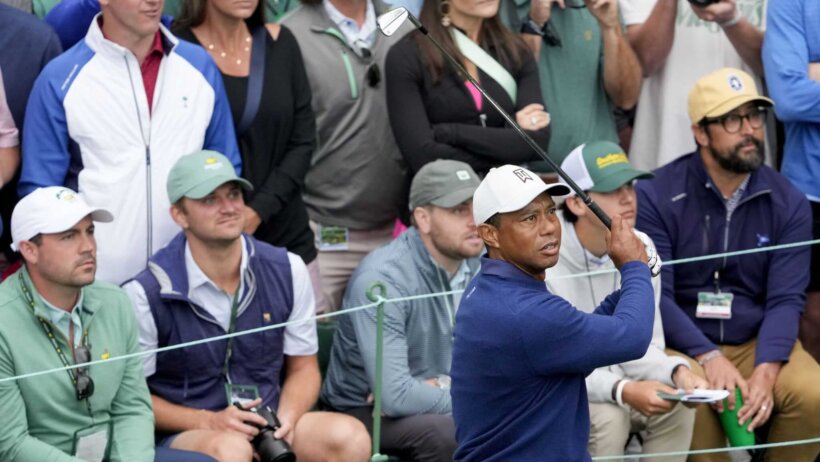 Tiger Woods swing, practice round at Augusta