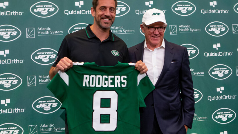 Aaron Rodgers will make his New York Jets NFL debut against the Buffalo Bills.