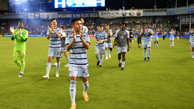 Sporting Kansas City midfielder Felipe Hernandez (21) applauding fans