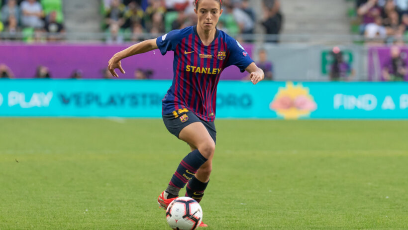 Aitana Bonmati of Barcelona with the ball.