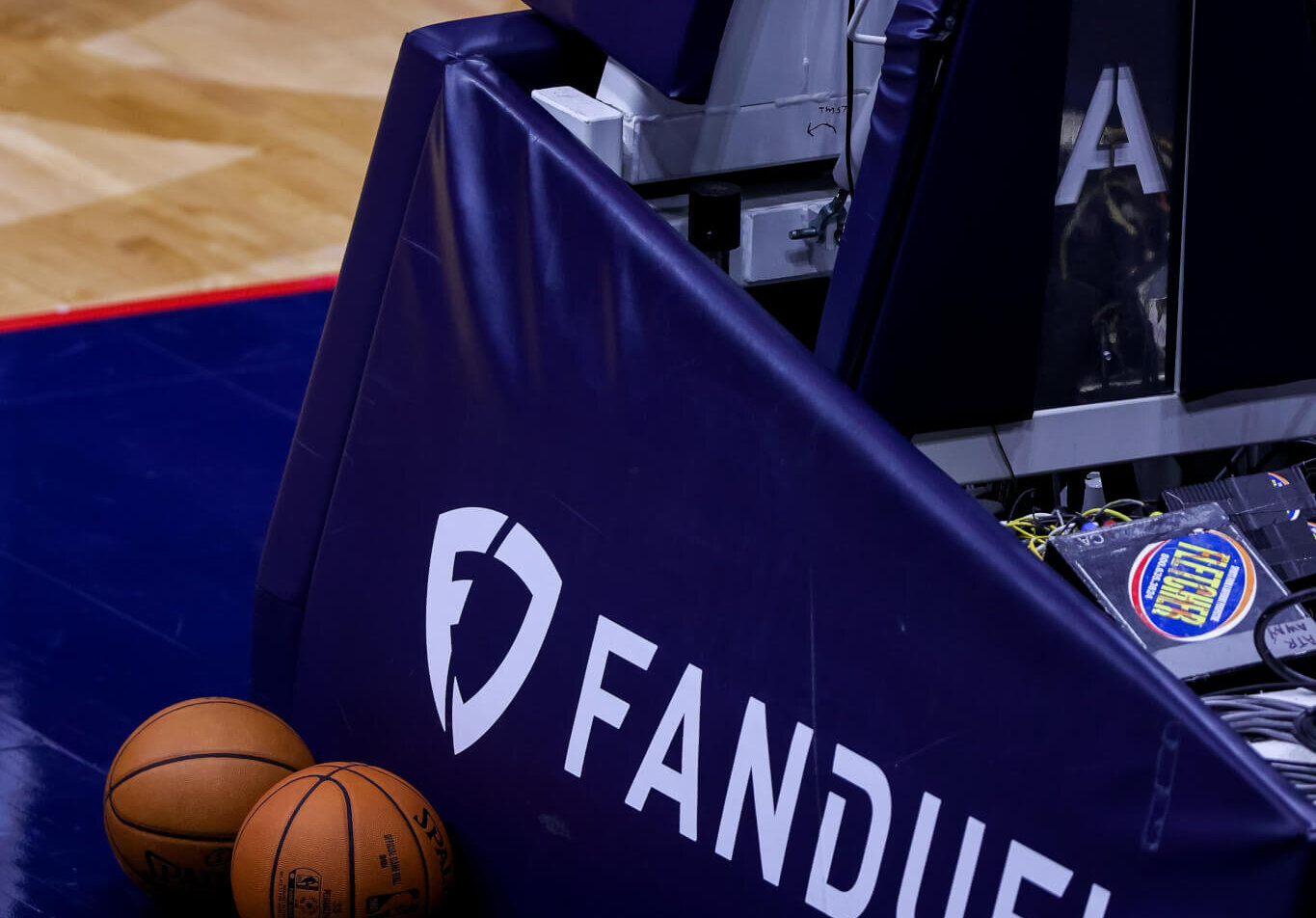 FanDuel hoop at Mavs arena.