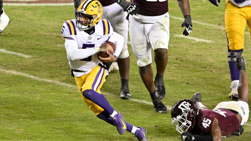Jayden Daniels takes off versus Texas A&M.