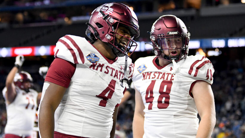 New Mexico State running back Star Thomas runs for a touchdown